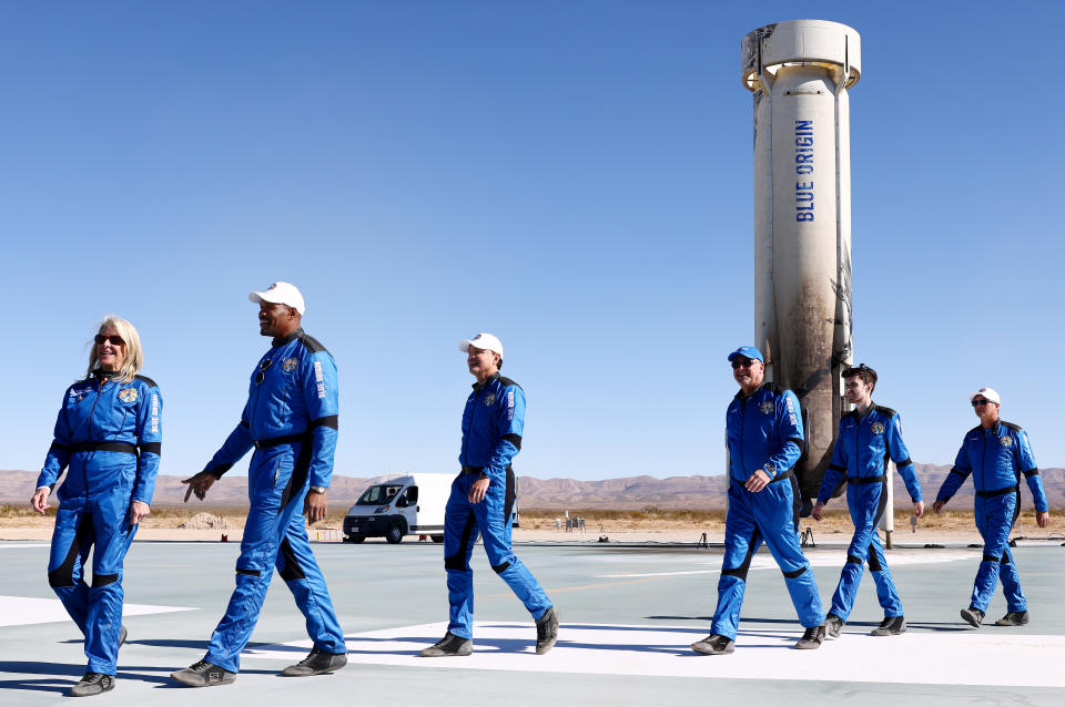 Van Horn, Texas - December 11: (L to R) Laura Shepard Churchill, daughter of astronaut Alan Shepard, co-anchor of Good Morning America and former NFL star Michael Strahan, Dylan Taylor, president and CEO of Voyager Space, Venture capitalist Lynn Bess and his son Cameron, and investor Evan Dick, during a media presence at the landing pad after they opened Blue Origin's new home on December 11, 2021, near Van Horn, Texas. Shepard flew into space. flew on the NS-19 mission, the third manned space flight for the company owned by Amazon founder Jeff Bezos. (Photo by Mario Tama/Getty Images)